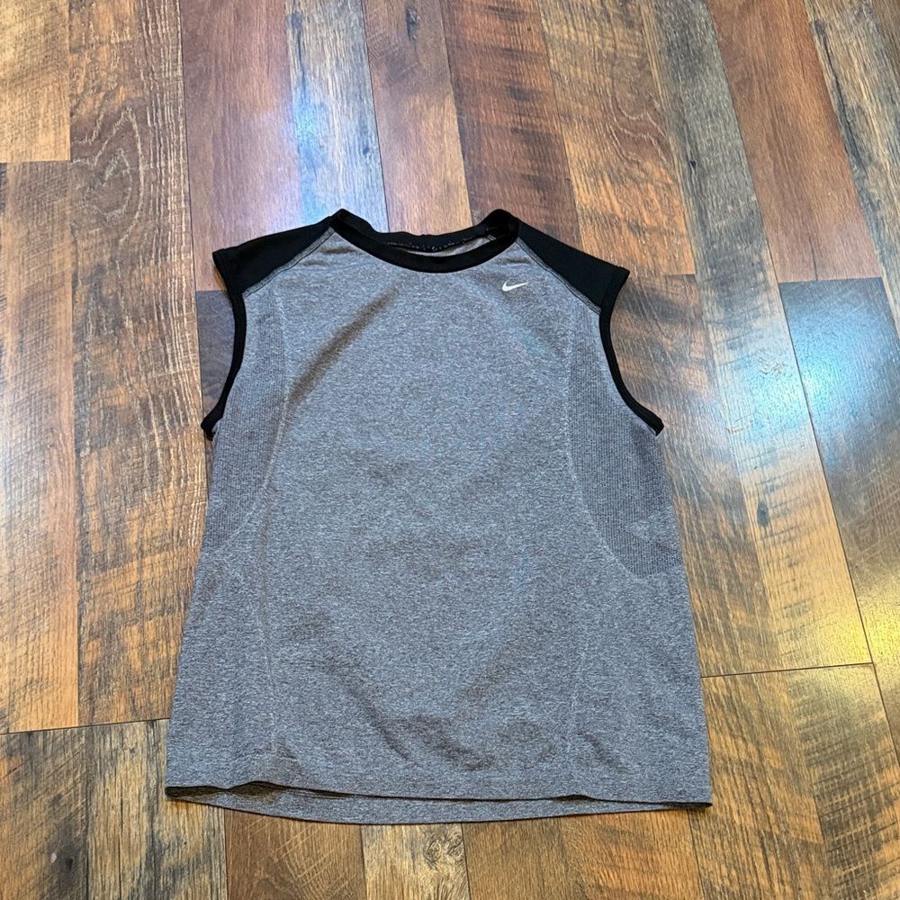 Nike Black and Gray Sleeveless Shirt M (3300)